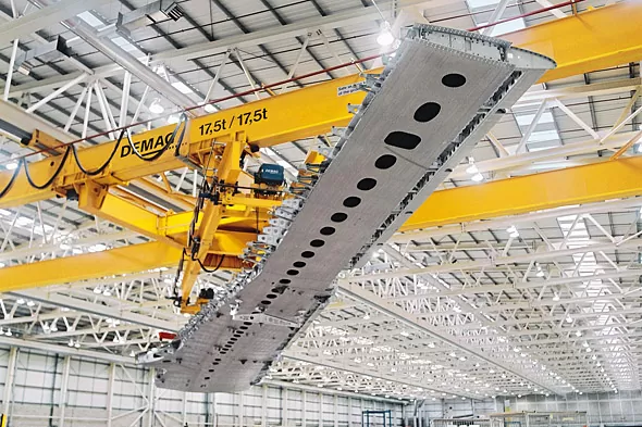 Processkran för flygindustrin i arbete