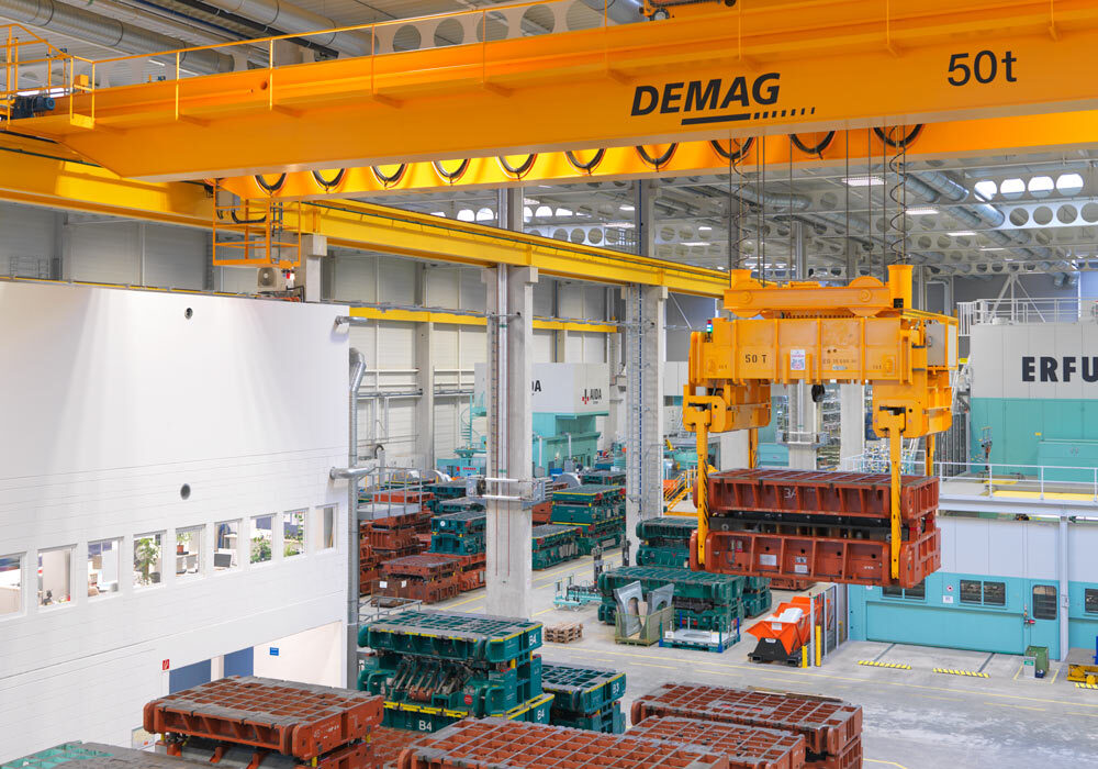 Demag lyftok på stort lager