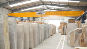 Traverskranar från CMAK finns med lyft ifrån 1-160 ton