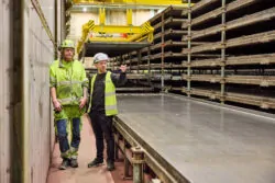 Dematek har levererat en automatiserad traverskran till Heidelberg Materials