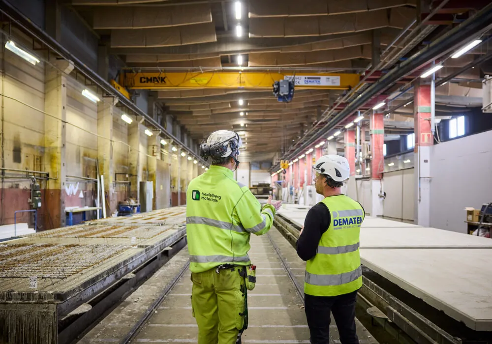 Glenn Ivars, säljare på Dematek har sålt en traverskran